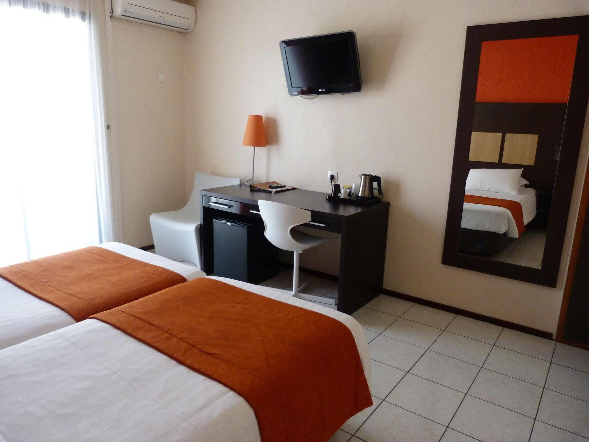 Central Hotel Cayenne Esterno foto