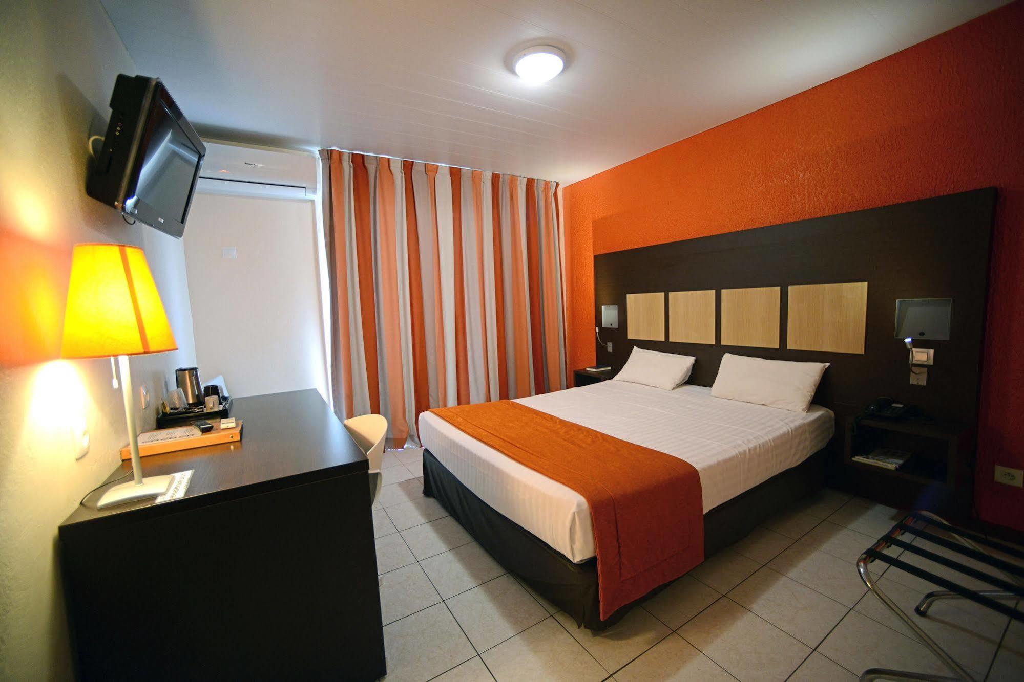 Central Hotel Cayenne Esterno foto